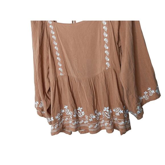 New Easel Los Angeles Boho Embroidered Peasant Top Camel White Floral Small - Picture 5 of 15
